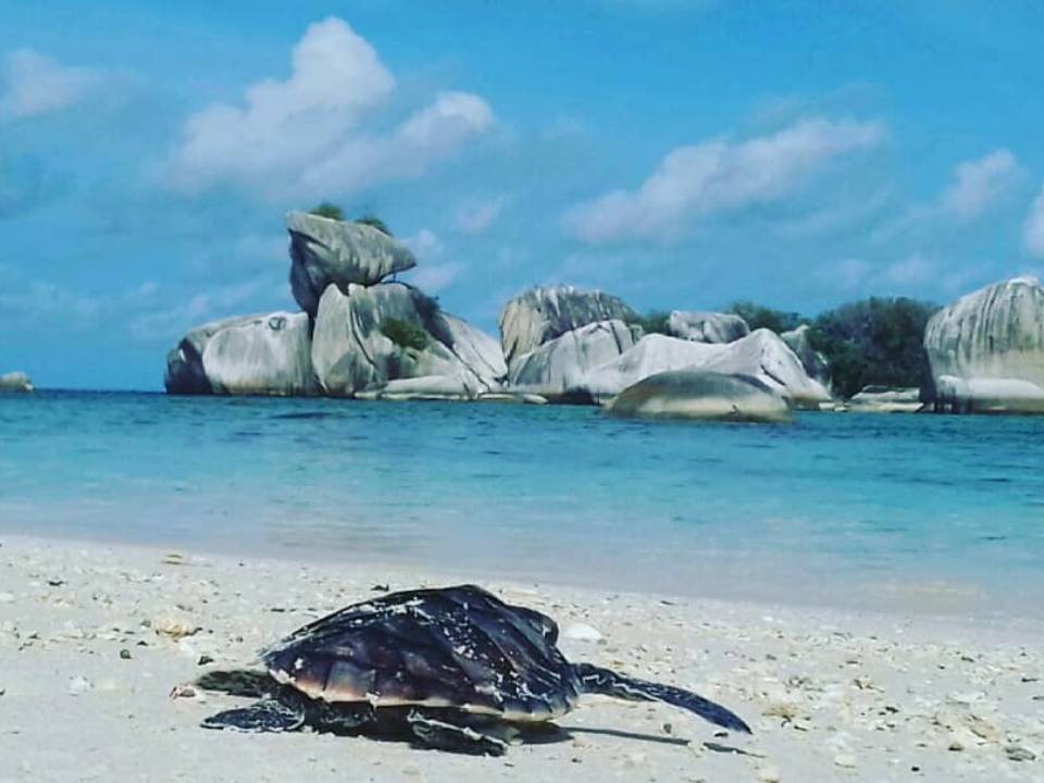Giant Boulders & Turquoise Waters, The Surreal Landscapes of Belitung Island