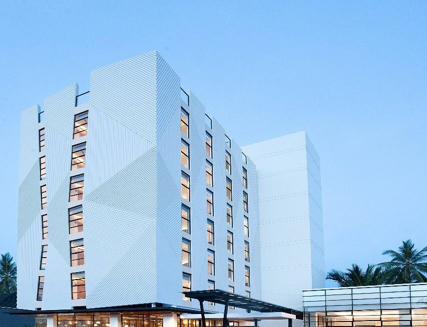 facade-hotel La Lucia