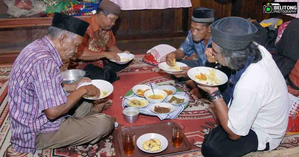 The Traditional Makan Bedulang of the Belitong Malay